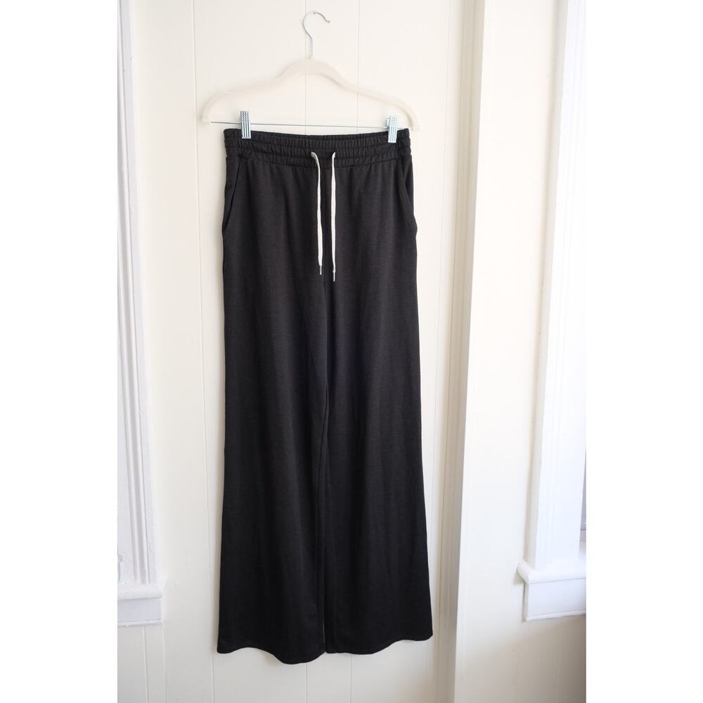 Vuori Halo Wide Leg Womens Small Black Athletic Lounge Workout Pants